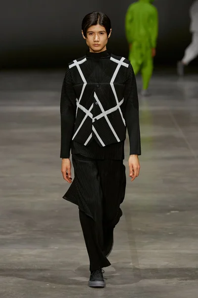 Look 22